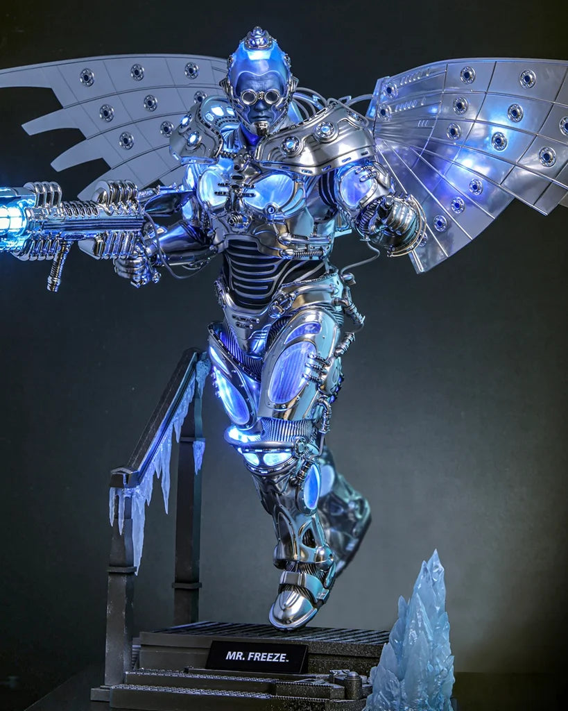 Hot Toys Batman & Robin: Mr. Freeze 1/6th scale Collectible Figure (Deluxe Version) MMS800