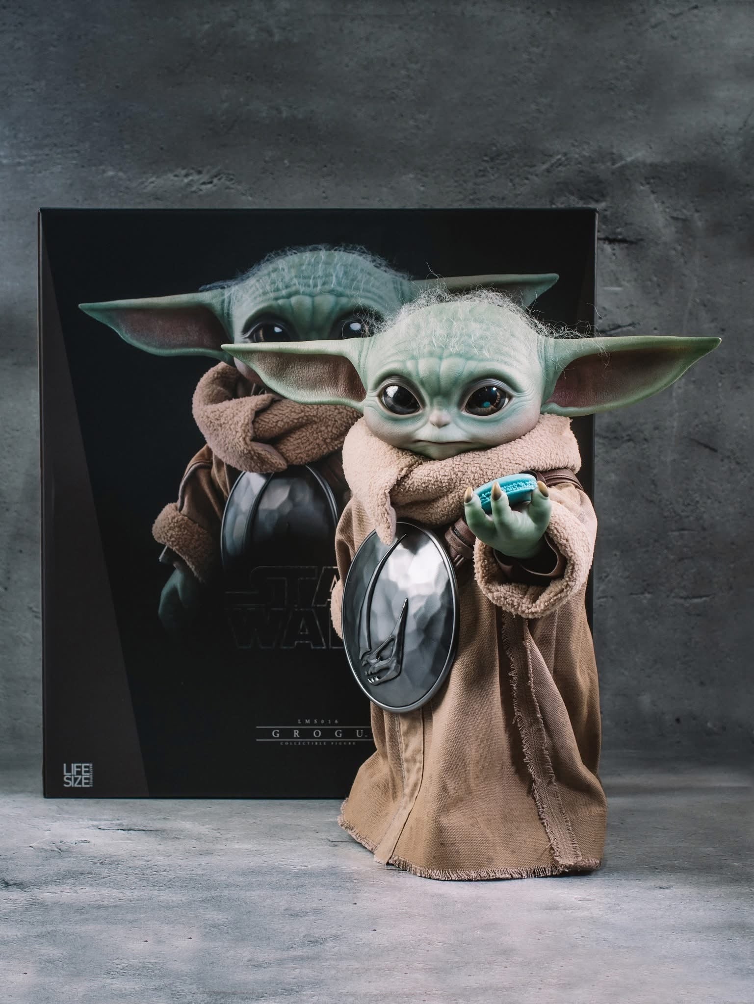 Hot Toys Star Wars: The Mandalorian & Grogu™ Grogu™ Life-size Collectible Figure LMS016