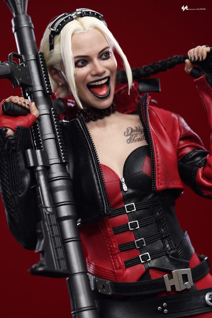 Hot Toys The Suicide Squad: Harley Quinn (Artisan Edition) 1/6th Scale Collectible Figure MMS773AE