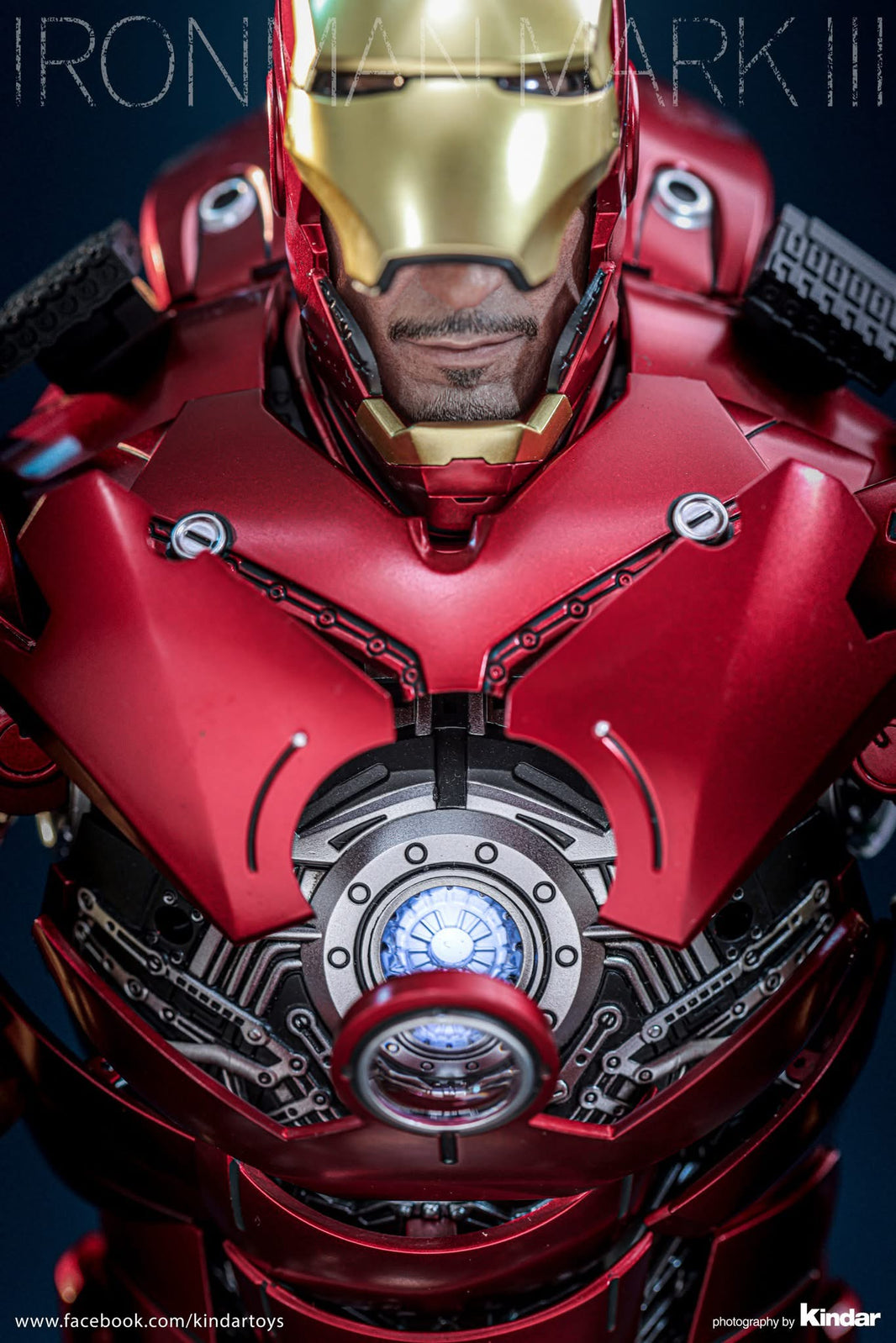 Hot Toys Iron Man Mark III (Armor Suit Up Version) 1/6th Scale Collectible Figure MMS825D72 - MMS825D72B
